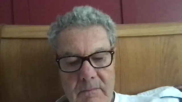 Snapshot of Oldpistolpete chatting on 10-15-25, 10:01 Oldpistolpete online show from 10-15-25, 10:01