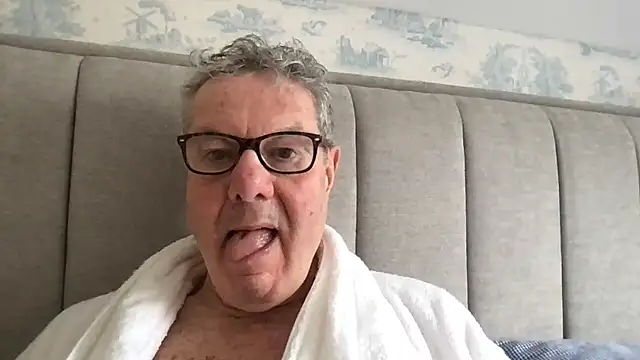Snapshot of Oldpistolpete chatting on 02-14-26, 11:32 Oldpistolpete online show from 02-14-26, 11:32