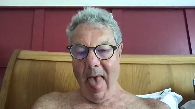 Snapshot of Oldpistolpete chatting on 07-10-26, 09:09 Oldpistolpete online show from 07-10-26, 09:09