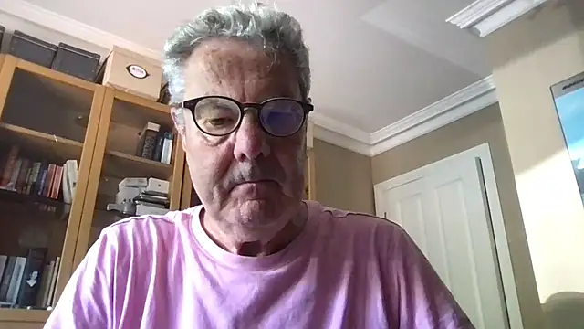 Snapshot of Oldpistolpete chatting on 07-12-26, 10:38 Oldpistolpete online show from 07-12-26, 10:38