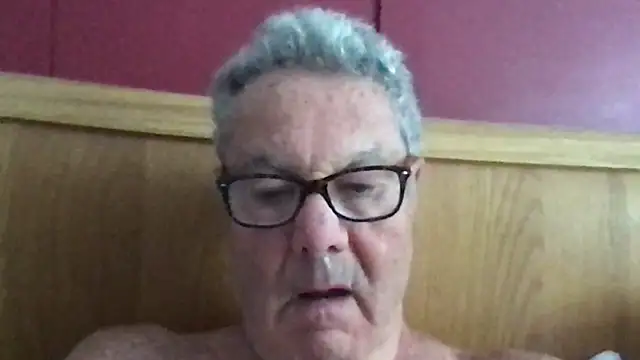 Snapshot of Oldpistolpete chatting on 09-30-25, 09:04 Oldpistolpete online show from 09-30-25, 09:04