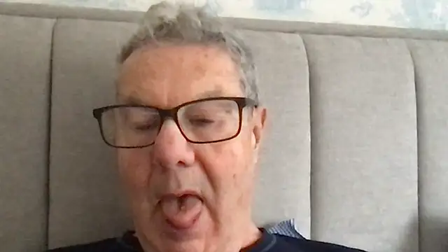 Snapshot of Oldpistolpete chatting on 11-04-25, 09:57 Oldpistolpete online show from 11-04-25, 09:57