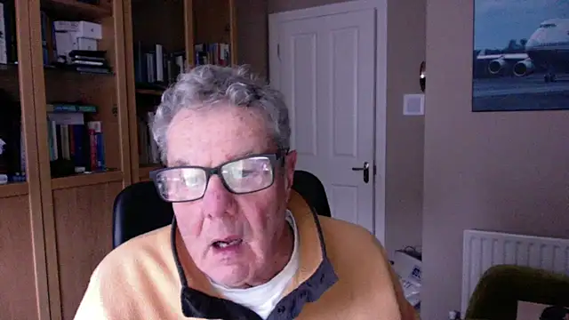 Snapshot of Oldpistolpete chatting on 01-04-25, 02:56 Oldpistolpete online show from 01-04-25, 02:56