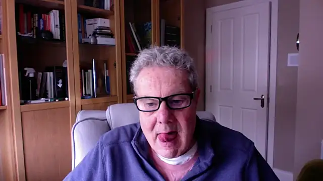 Snapshot of Oldpistolpete chatting on 02-22-26, 12:51 Oldpistolpete online show from 02-22-26, 12:51