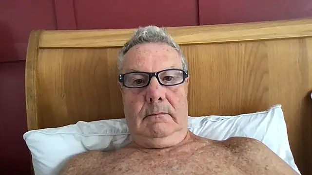 Snapshot of Oldpistolpete chatting on 06-16-26, 08:58 Oldpistolpete online show from 06-16-26, 08:58