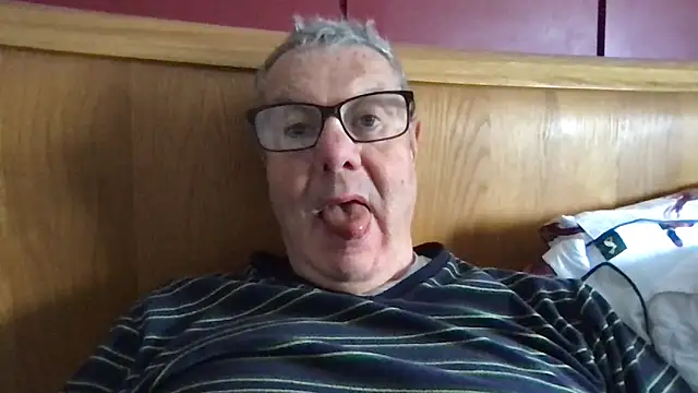 Snapshot of Oldpistolpete chatting on 03-13-25, 09:32 Oldpistolpete online show from 03-13-25, 09:32