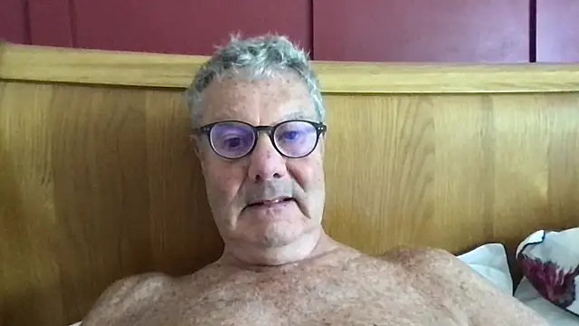 Snapshot of Oldpistolpete chatting on 06-21-26, 10:54 Oldpistolpete online show from 06-21-26, 10:54