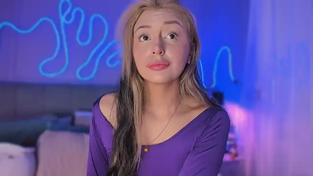 Snapshot of Sofly_s chatting on 02-18-26, 11:50 Sofly s online show from 02-18-26, 11:50