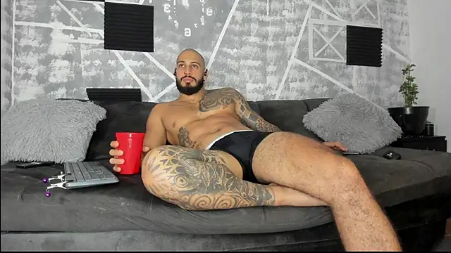 leonidas 18k online show from 04-24-26, 02:35