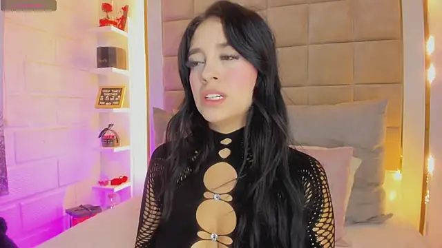 Victoria adaams online show from 04-13-26, 02:43