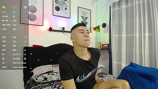 Snapshot of Tomas_and_liam chatting on 02-28-25, 01:26 Tomas and liam online show from 02-28-25, 01:26