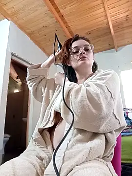 Emmacut online show from 10-31-25, 03:52