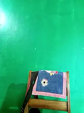 Emmacut online show from 03-28-26, 02:18