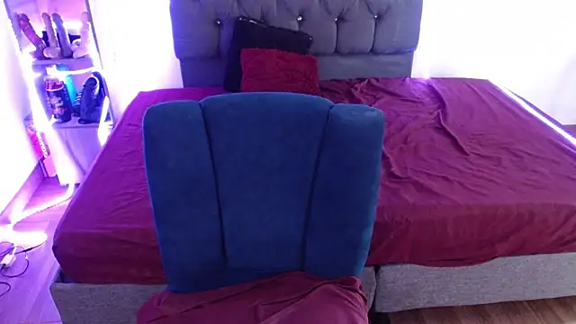 Snapshot of tatiana_wd chatting on 02-12-26, 01:11 tatiana wd online show from 02-12-26, 01:11