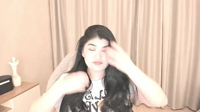 mia lui online show from 06-27-26, 07:31