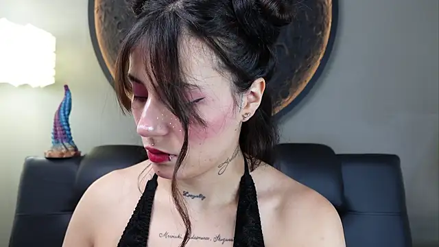 miss sharlotte18 online show from 04-03-26, 11:05