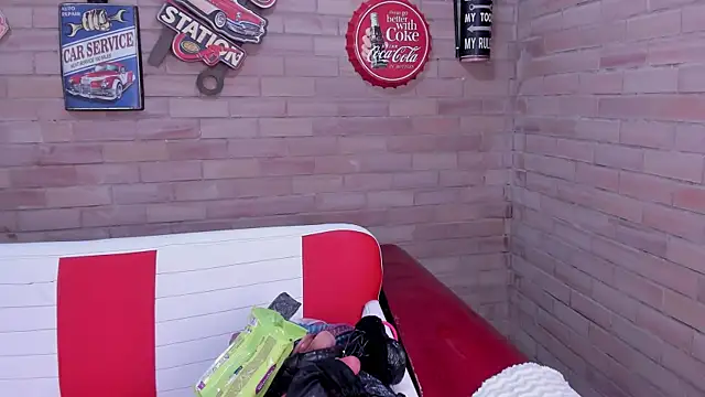 miss sharlotte18 online show from 12-23-25, 11:09