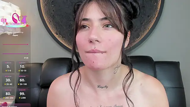 Snapshot of miss_sharlotte18 chatting on 02-28-25, 05:59 miss sharlotte18 online show from 02-28-25, 05:59
