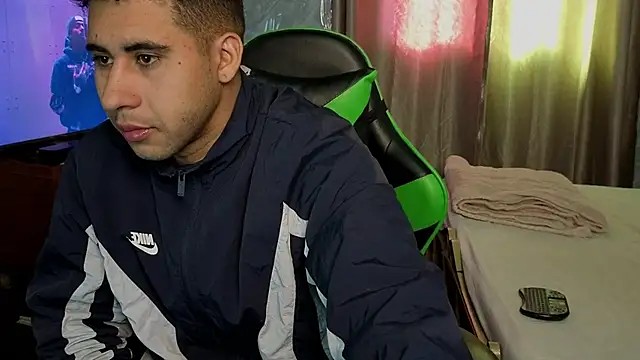 Snapshot of Daiki_Jack chatting on 02-11-26, 01:33 Daiki Jack online show from 02-11-26, 01:33