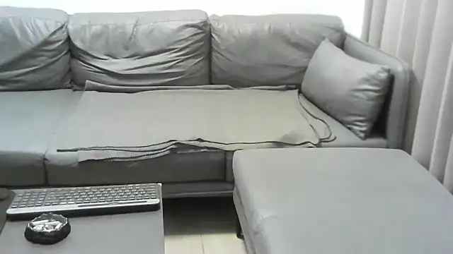 Snapshot of CKBE2021 chatting on 02-13-25, 02:31 CKBE2021 online show from 02-13-25, 02:31