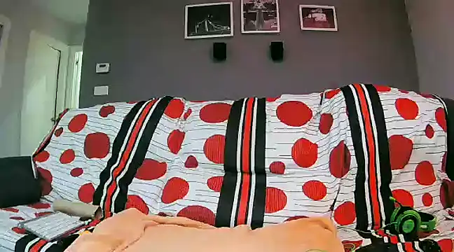 Snapshot of txan9876 chatting on 02-02-25, 10:06 txan9876 online show from 02-02-25, 10:06