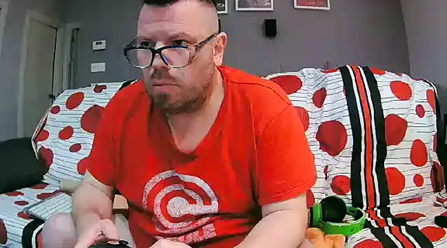 Snapshot of txan9876 chatting on 02-02-25, 01:52 txan9876 online show from 02-02-25, 01:52