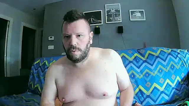 Snapshot of txan9876 chatting on 10-29-25, 09:52 txan9876 online show from 10-29-25, 09:52