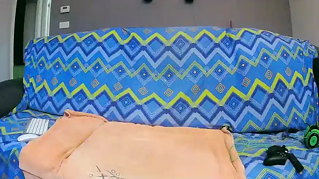 Snapshot of txan9876 chatting on 10-16-25, 02:31 txan9876 online show from 10-16-25, 02:31