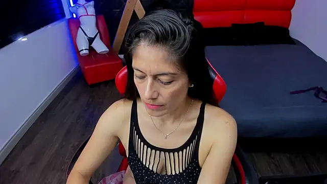 Snapshot of AnnyMilet_ chatting on 07-06-26, 03:03 AnnyMilet online show from 07-06-26, 03:03