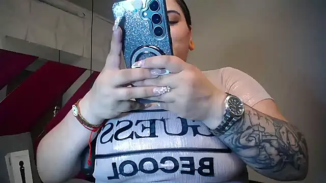 Snapshot of Penelope_Tits chatting on 06-18-26, 02:43 Penelope Tits online show from 06-18-26, 02:43