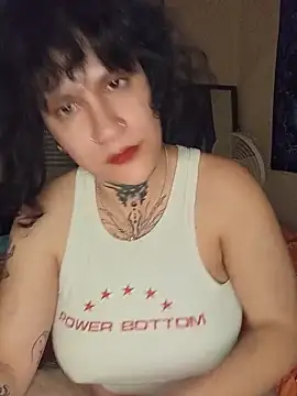 Snapshot of callmelouve chatting on 05-18-26, 11:42 callmelouve online show from 05-18-26, 11:42