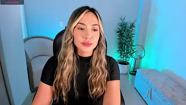 NiaBennet  online show from 10-10-25, 09:37