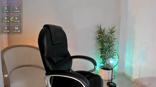 NiaBennet  online show from 11-19-25, 01:05