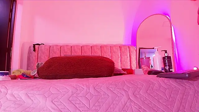  linda milk  online show from 04-18-26, 03:09