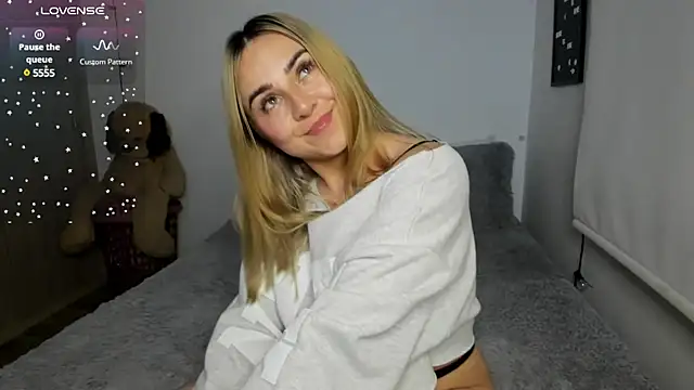 sophi mooreno online show from 03-04-25, 05:21