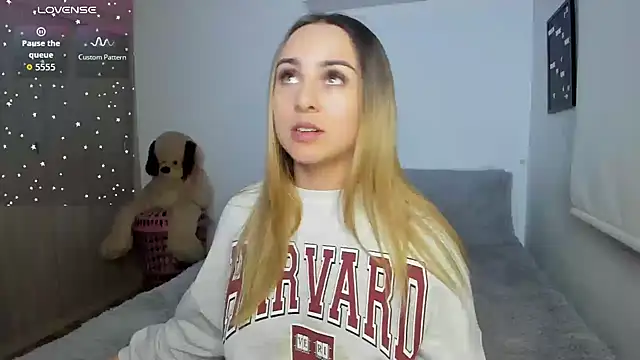 sophi mooreno online show from 12-19-25, 02:48