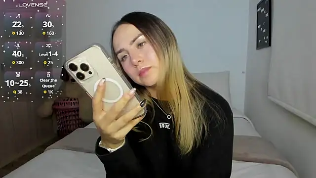 sophi mooreno online show from 03-29-26, 01:07