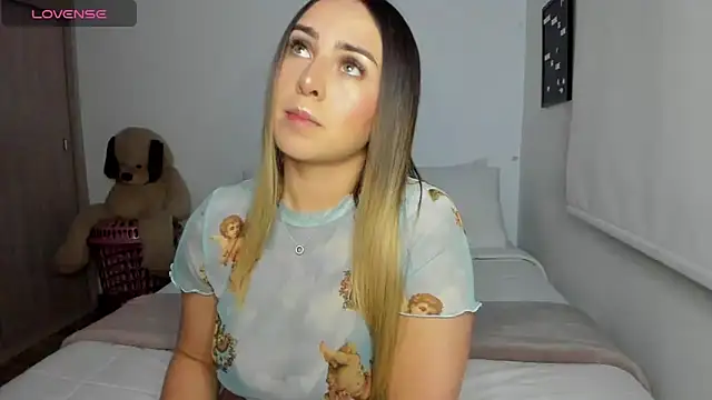 Snapshot of sophi_mooreno chatting on 07-15-26, 02:29 sophi mooreno online show from 07-15-26, 02:29