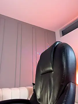 Frank Farrell online show from 11-28-25, 01:39