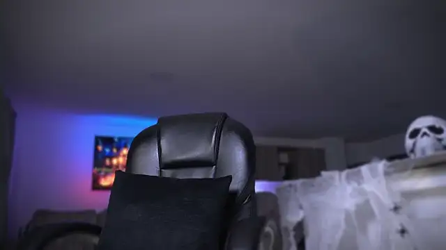 Frank Farrell online show from 10-26-25, 03:18