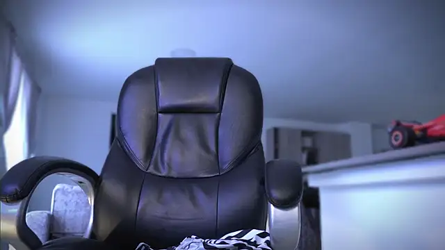 Frank Farrell online show from 10-12-25, 06:53