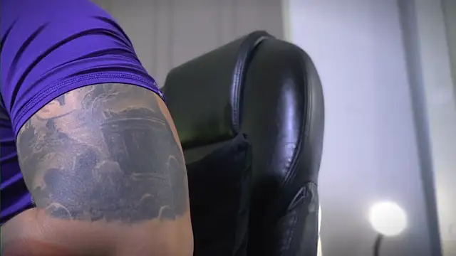 Frank Farrell online show from 11-12-25, 08:45