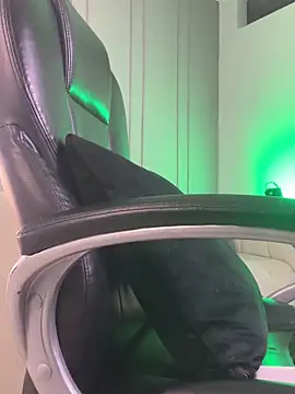 Frank Farrell online show from 11-10-25, 03:00