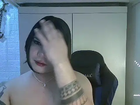 StrawberryWine07 online show from 02-06-25, 09:22