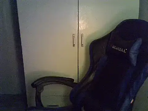 StrawberryWine07 online show from 03-07-25, 10:46