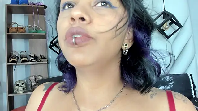 MirandaHaguen online show from 05-06-26, 08:46