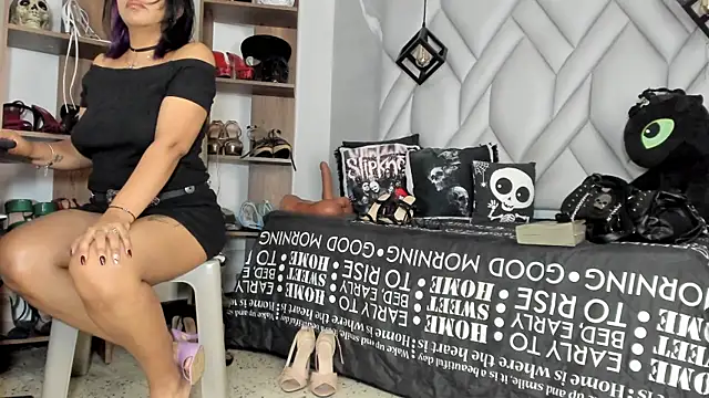 Snapshot of MirandaHaguen chatting on 07-01-26, 08:53 MirandaHaguen online show from 07-01-26, 08:53
