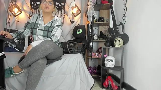 MirandaHaguen online show from 10-15-25, 09:45