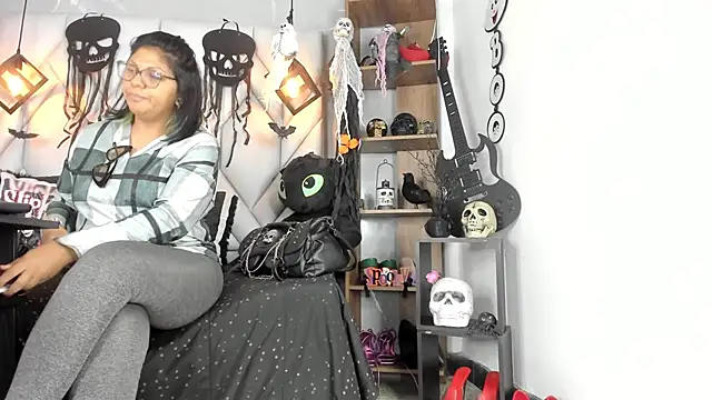 MirandaHaguen online show from 10-12-25, 01:23