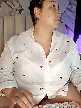 mollieblue69 online show from 02-05-26, 12:45